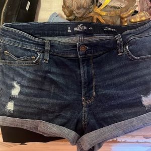 Hollister California Mid Rise Short 3”